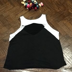 City Streets running top 🖤black and white